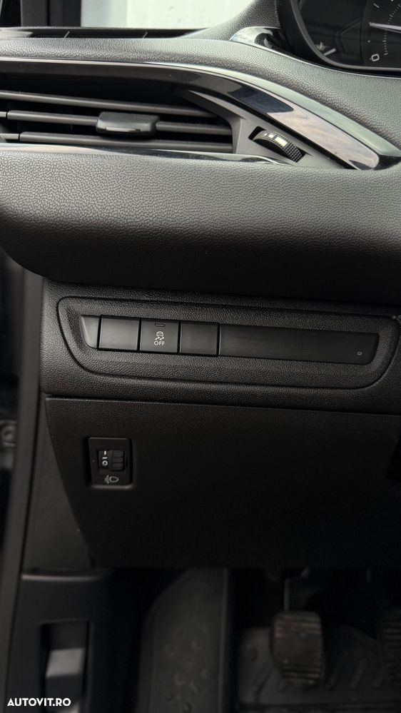 Peugeot 208 1.2 L PureTech Access - 16