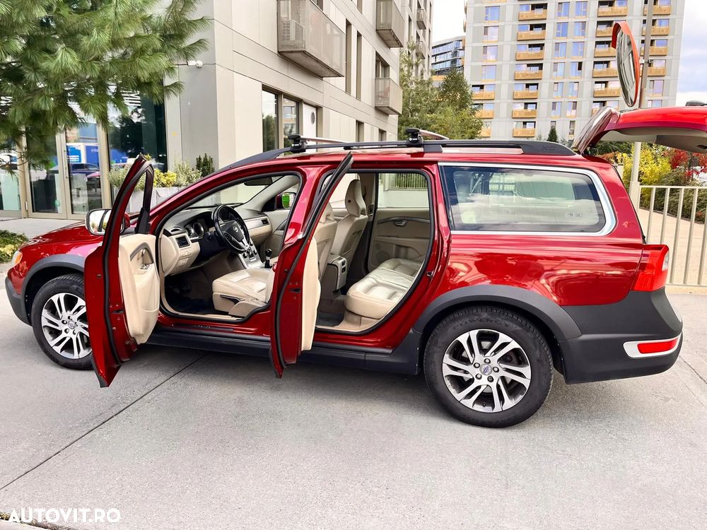 Volvo XC 70 D5 AWD Momentum - 8