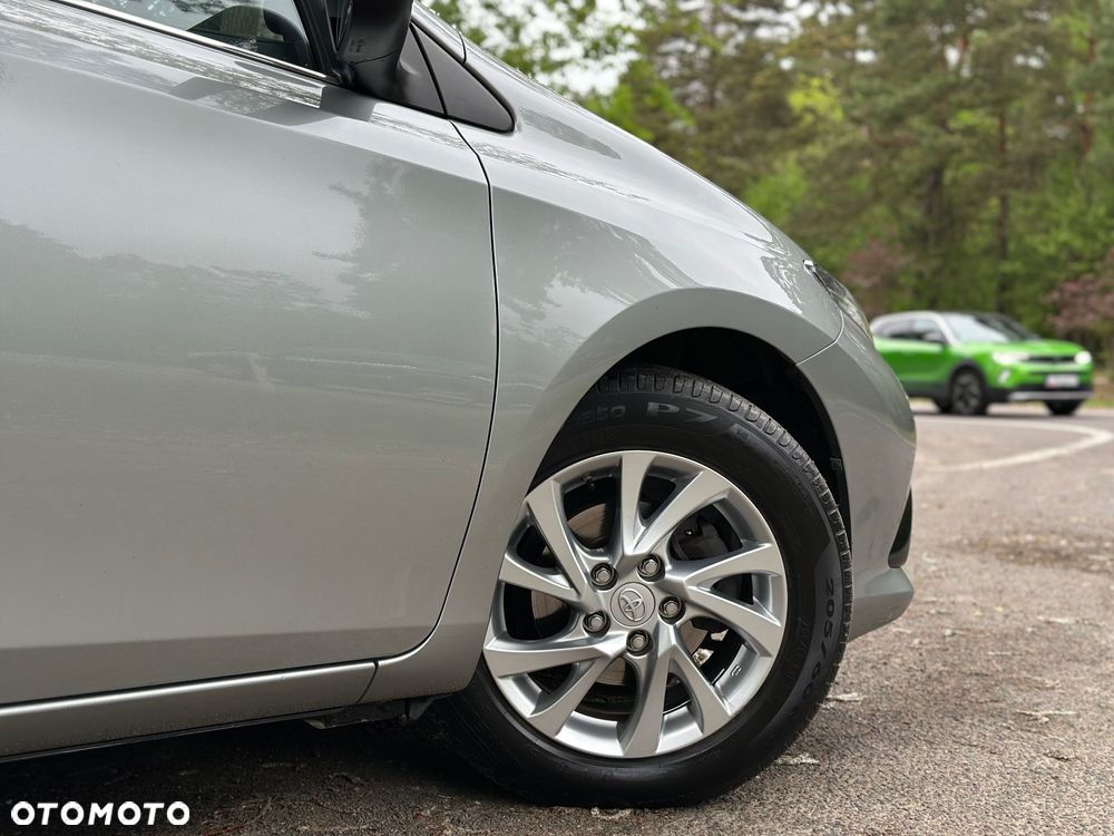 Toyota Auris 1.6 D-4D Premium - 6