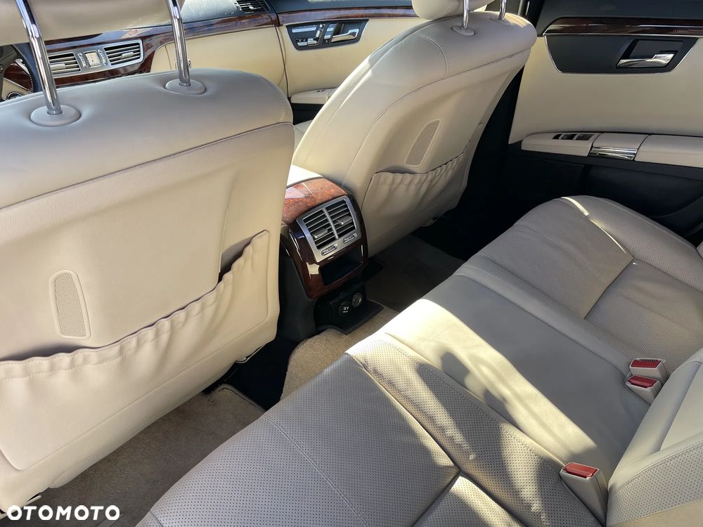 Mercedes-Benz Klasa S 500 4Matic 7G-TRONIC - 19