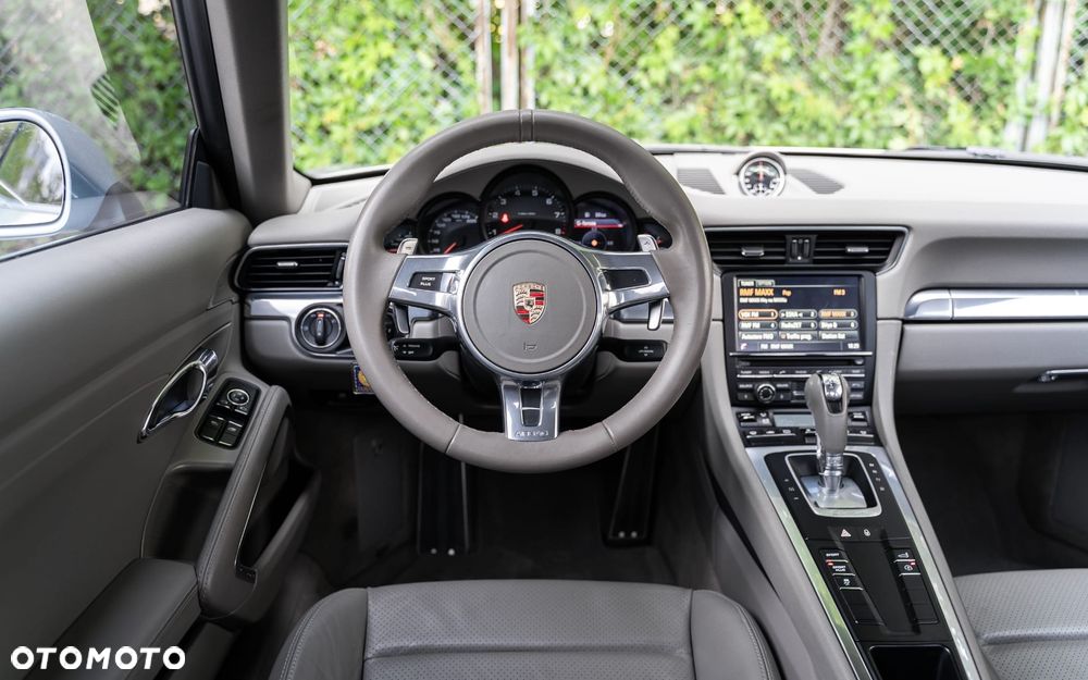 Porsche 911 Carrera PDK - 11