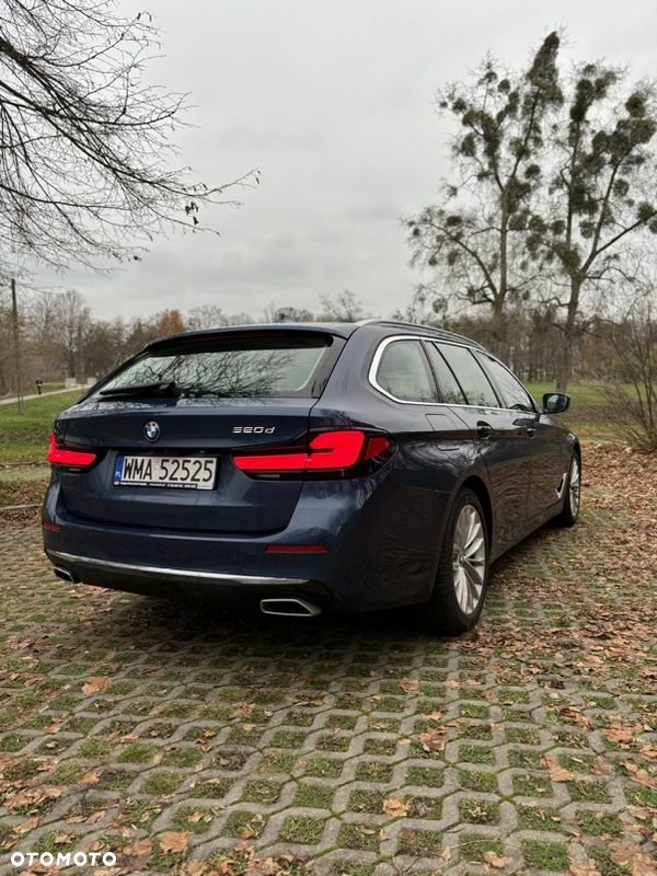 BMW Seria 5 520d Touring Luxury Line - 4