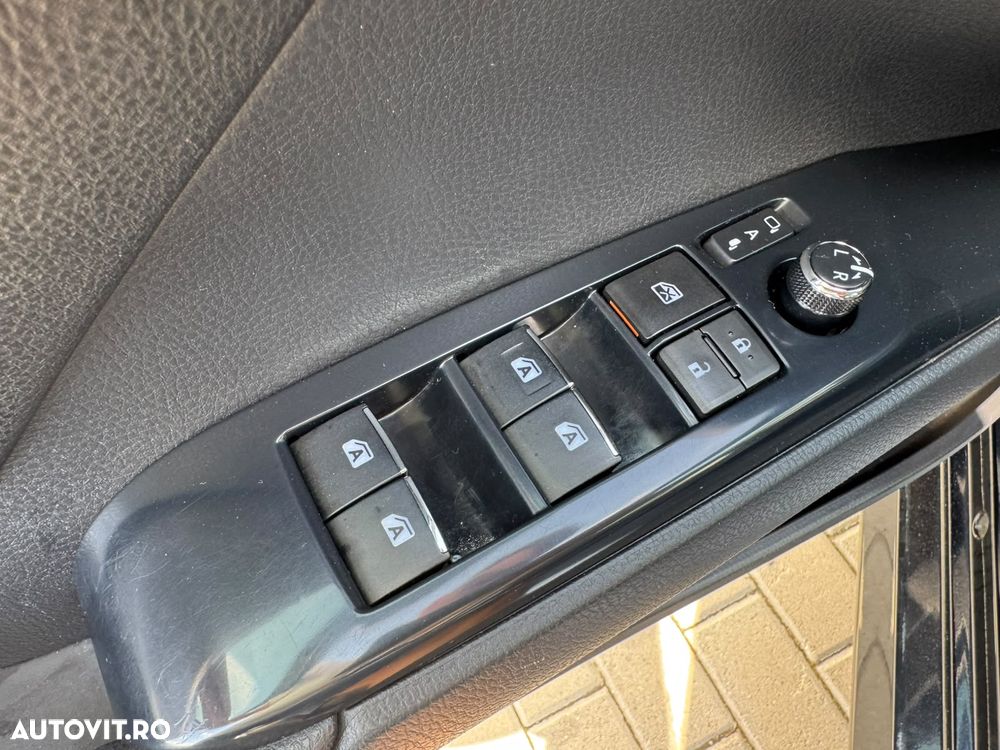 Toyota Camry 2.5 Dynamic - 31