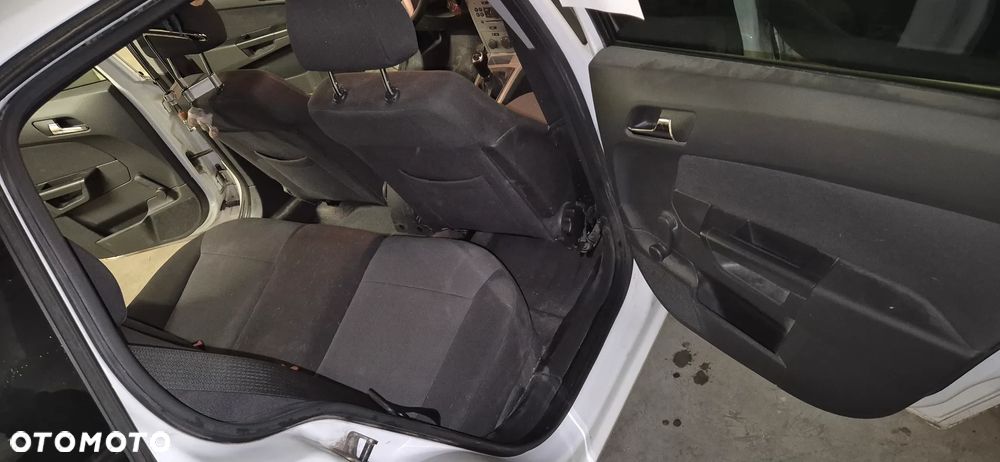 Opel Astra 1.6 EU5 - 9