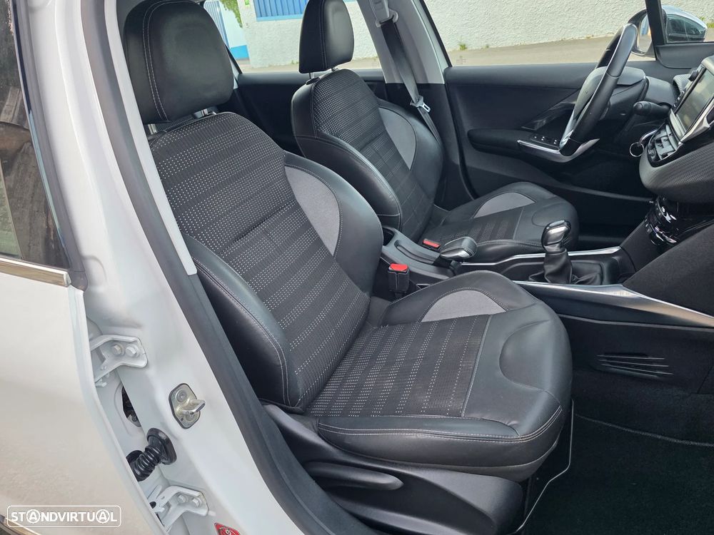 Peugeot 2008 PureTech 82 Allure - 21