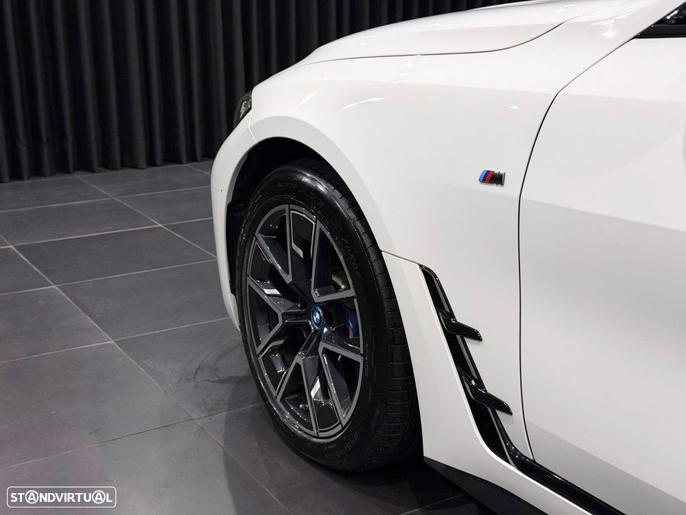 BMW i4 M50 Gran Coupe - 13