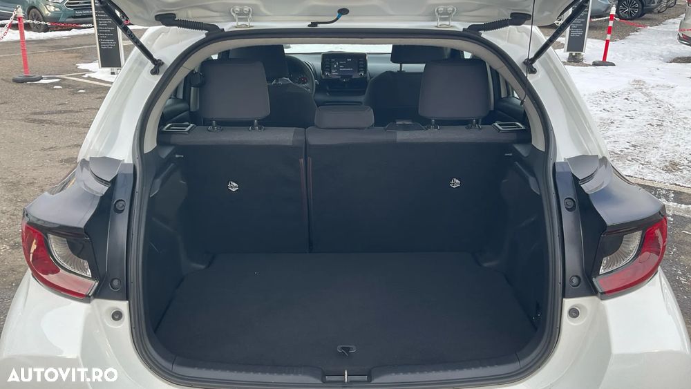 Toyota Yaris 1.5 VVT-i HSD Eco - 16