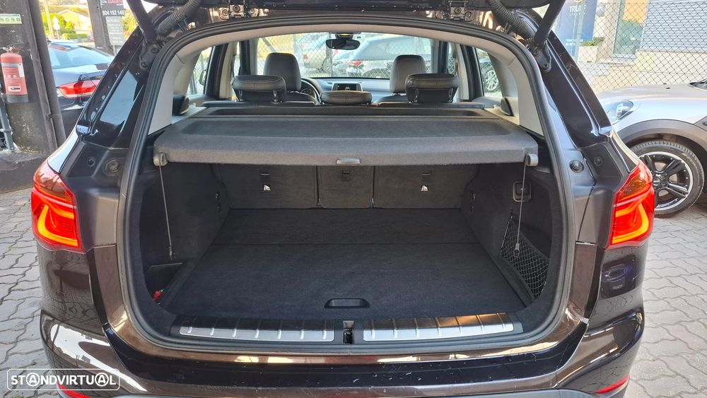 BMW X1 16 d sDrive Line Sport - 52