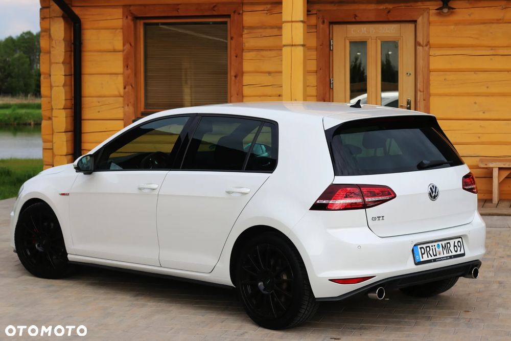 Volkswagen Golf GTI BlueMotion Technology - 12