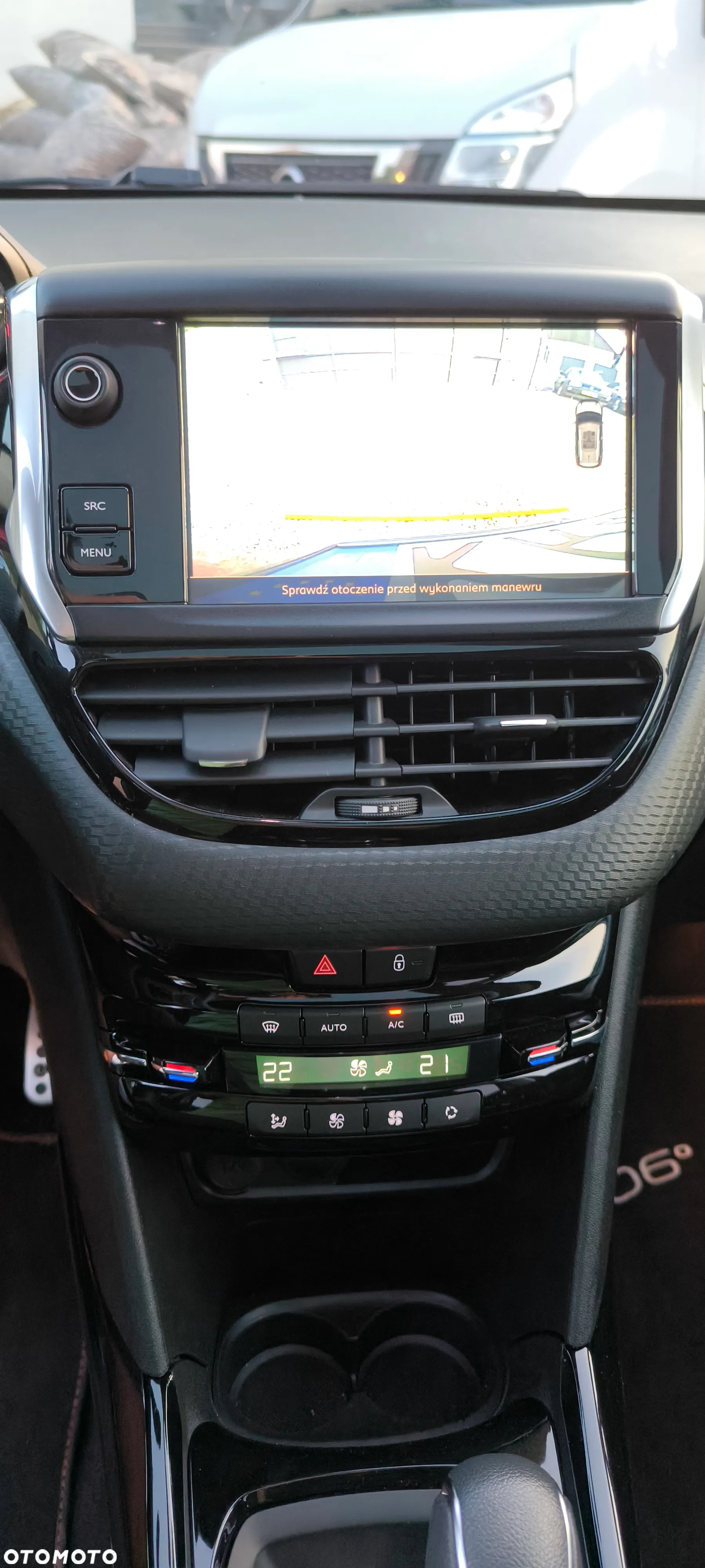 Peugeot 2008 - 24