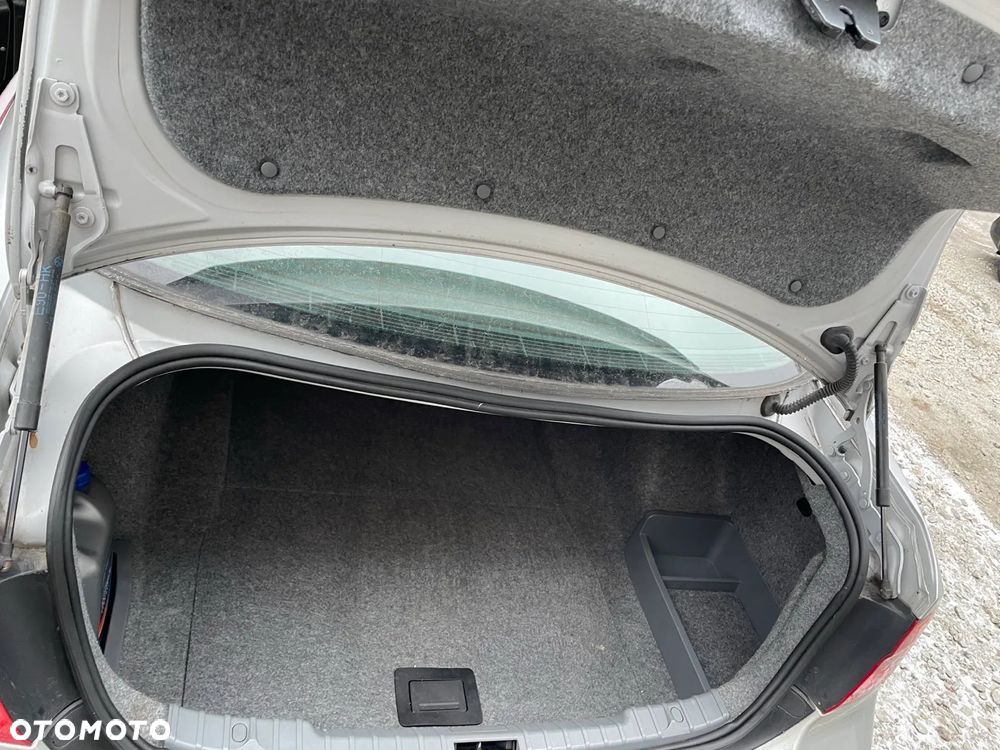 BMW Seria 3 318i - 10