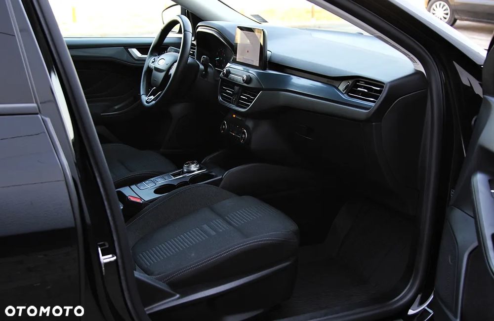 Ford Focus 1.0 EcoBoost Active - 37