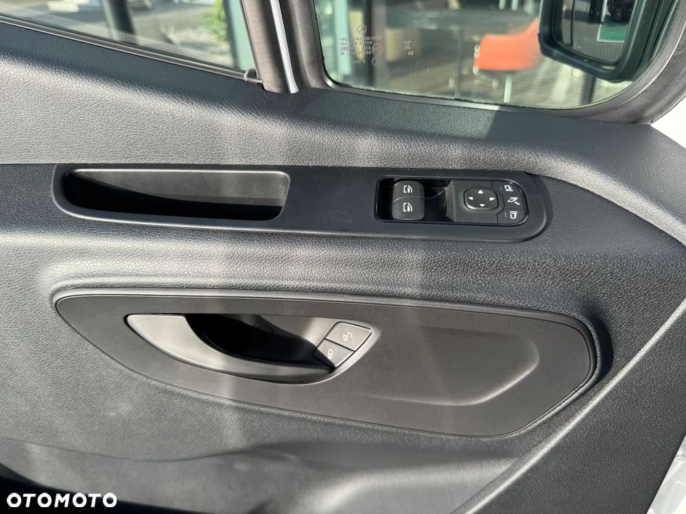 Mercedes-Benz Sprinter - 24