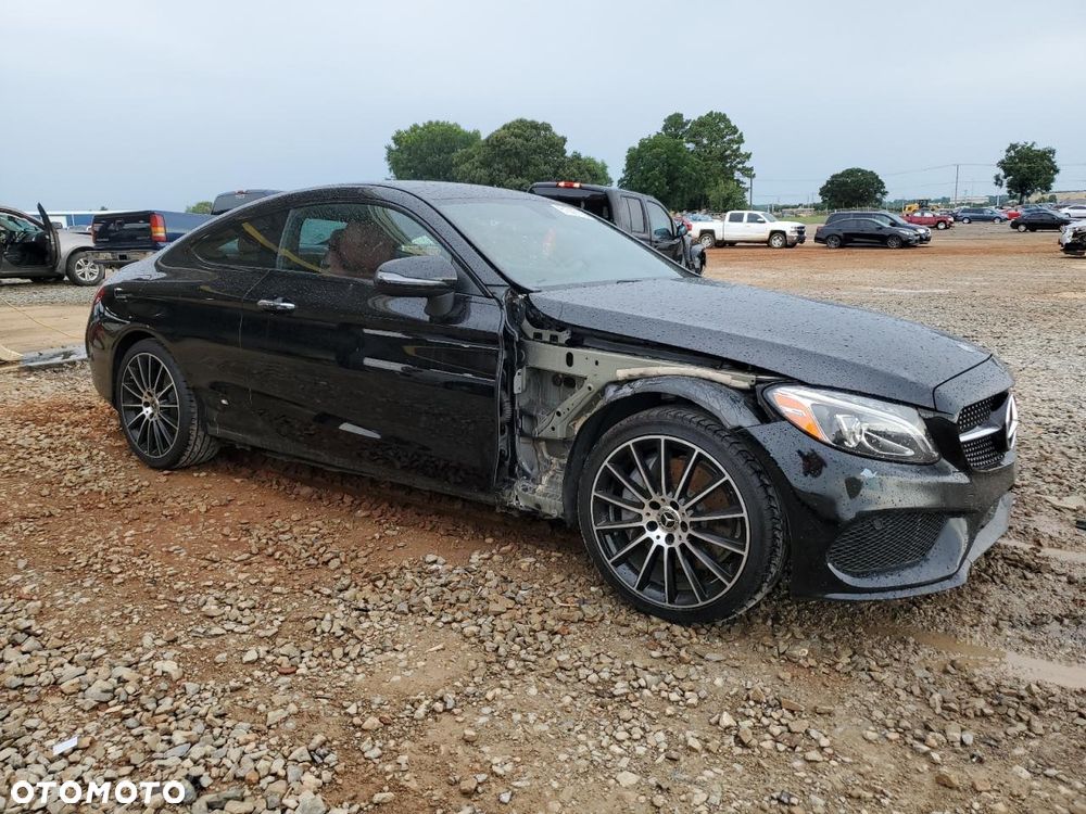 Mercedes-Benz Klasa C 300 9G-TRONIC - 3