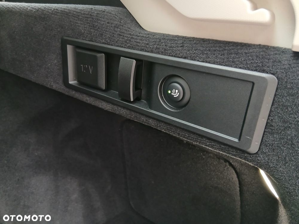 BMW Seria 3 318d MHEV - 33