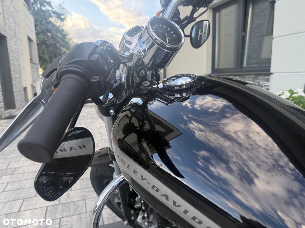 Harley-Davidson Sportster Custom 1200C - 10