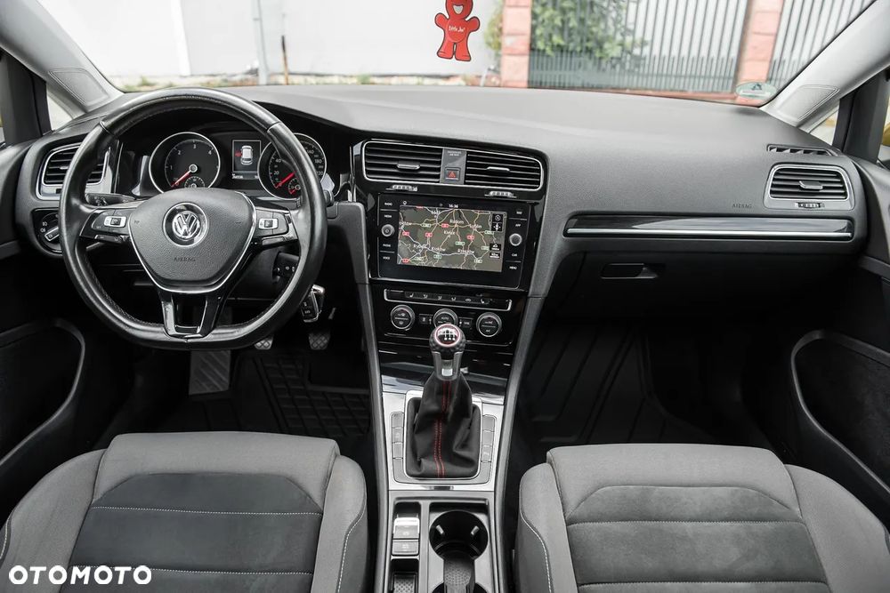 Volkswagen Golf 2.0 TDI BlueMotion Technology Edition - 26