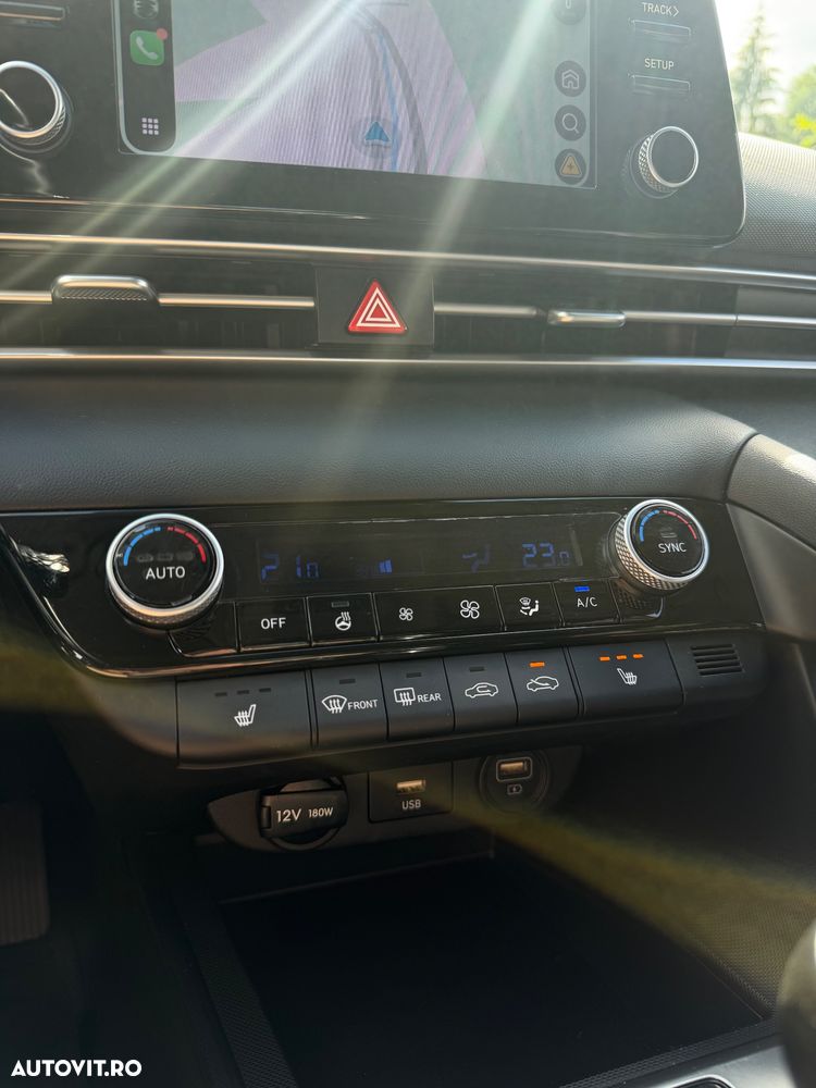 Hyundai Elantra 1.6 l 123 CP 6MT Highway - 11