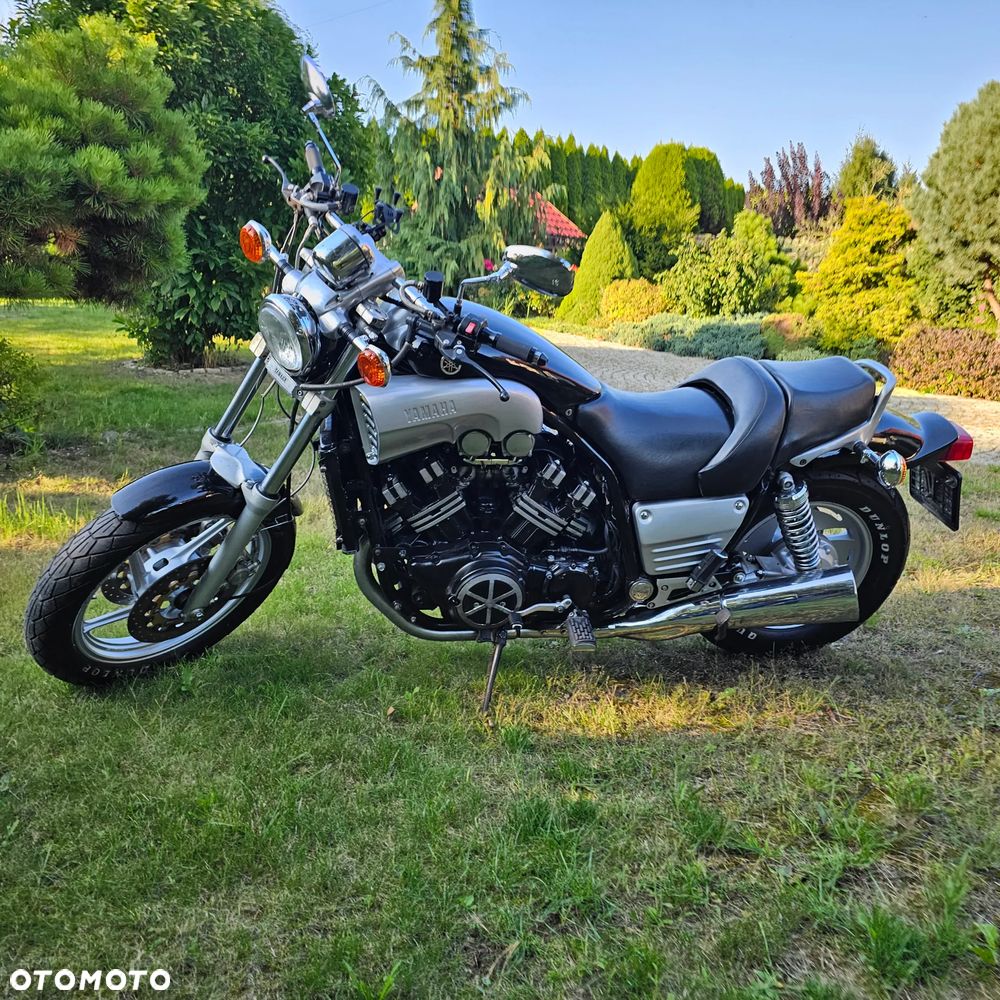 Yamaha V-MAX - 4