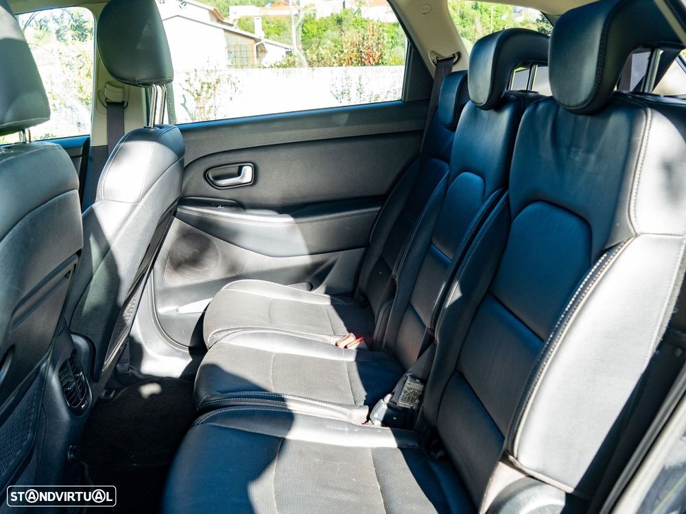 Kia Carens 1.7 CRDi ISG TX - 11