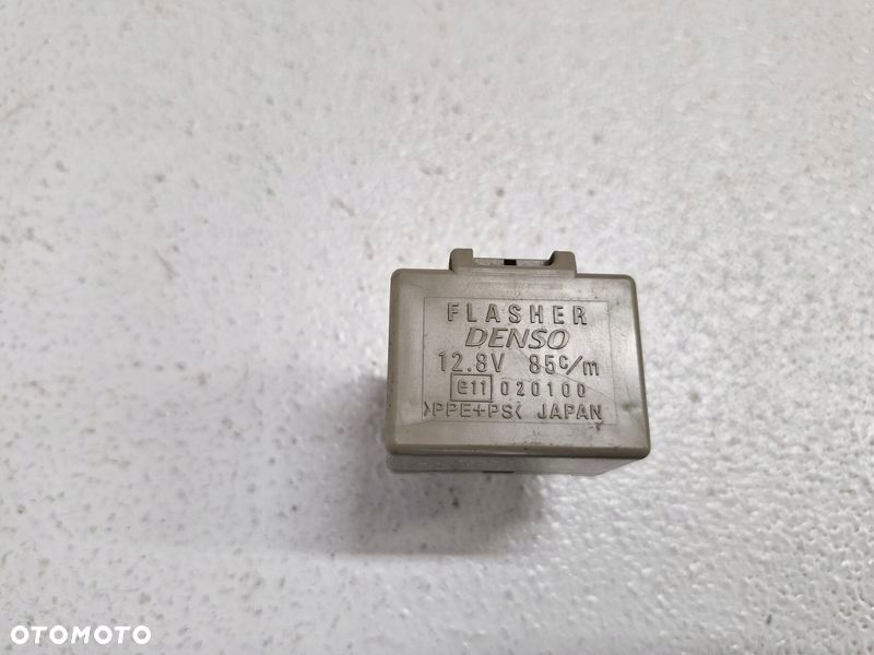 toyota corolla verso i 1 przekaźnik kierunkowskazów 81980-50030 - 1