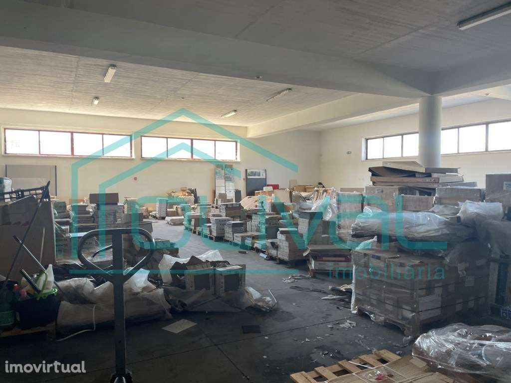 Espaço comercial com armazém - Grande imagem: 3/39