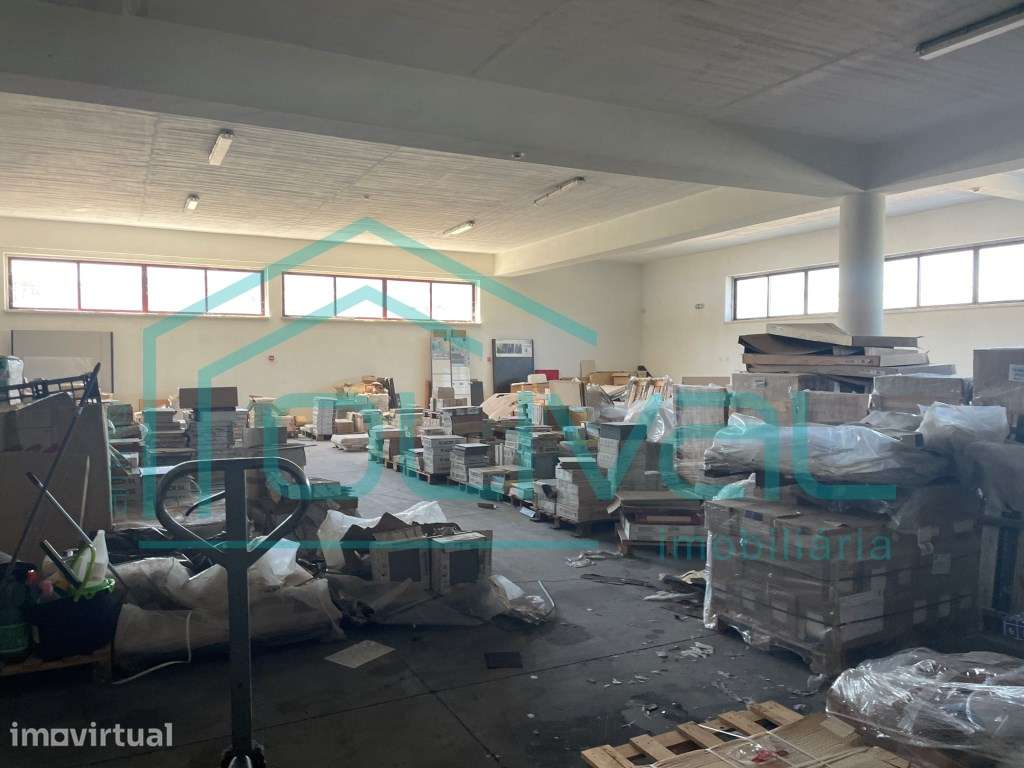 Espaço comercial com armazém - Grande imagem: 3/39