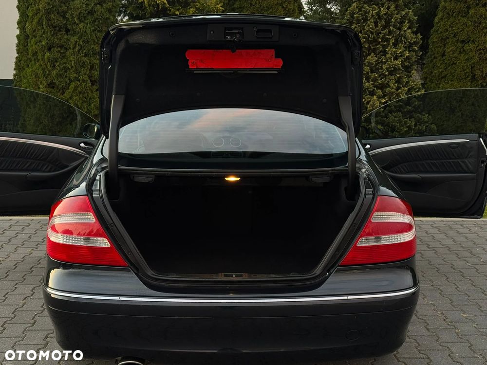 Mercedes-Benz CLK - 16
