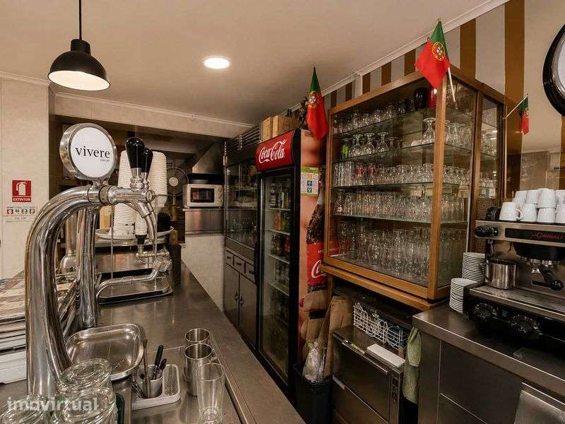Estabelecimento Comercial com T1 Associado na Damaia - Grande imagem: 3/10