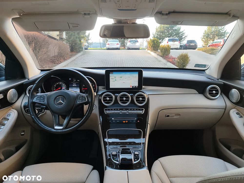 Mercedes-Benz GLC 300 4Matic 9G-TRONIC Exclusive - 11