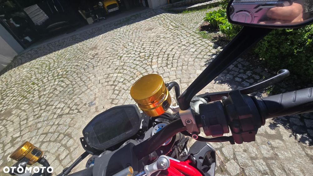 Ducati Monster - 12