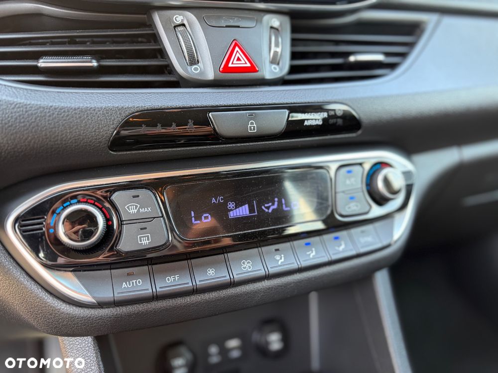 Hyundai i30 1.4 T-GDI Classic + - 17