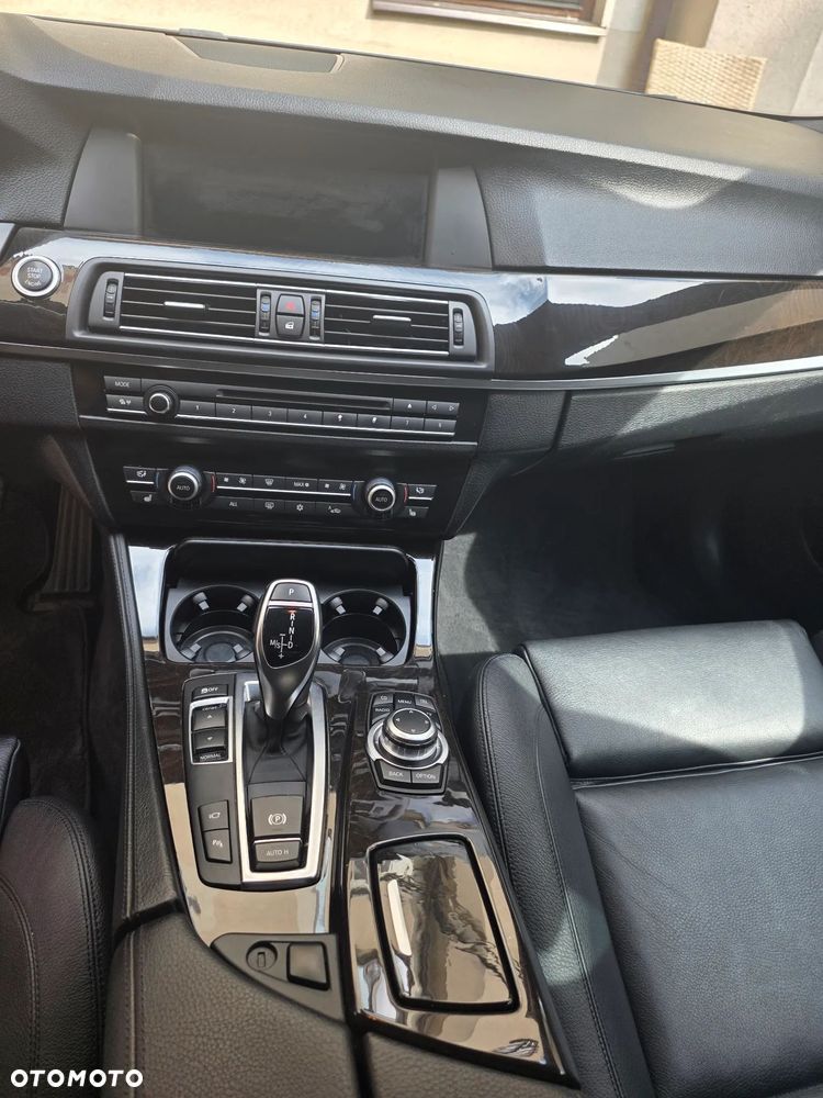 BMW Seria 5 550i Sport-Aut - 19