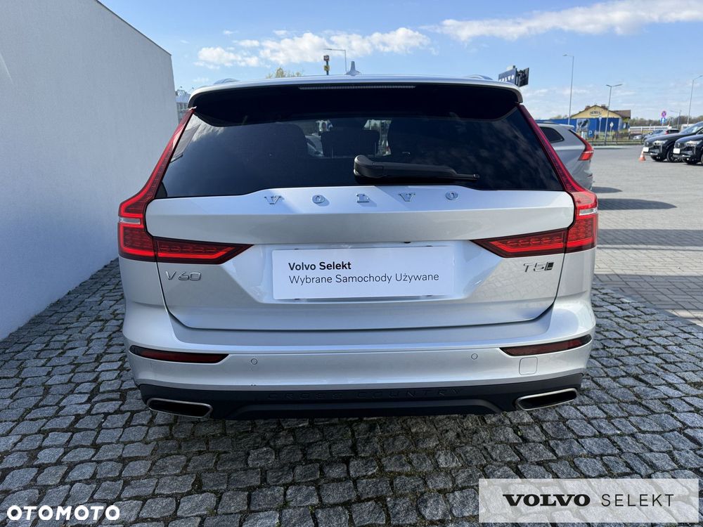 Volvo V60 Cross Country - 37