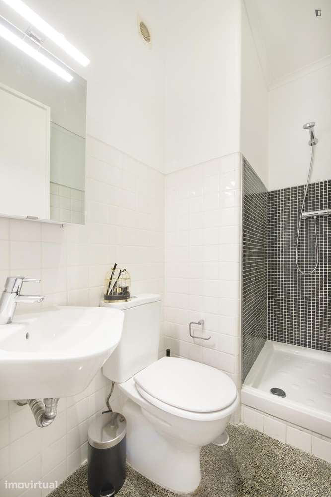 Quarto - localizado em Entrecampos Lisbon - Grande imagem: 3/50