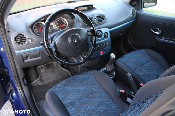 Renault Clio - 31