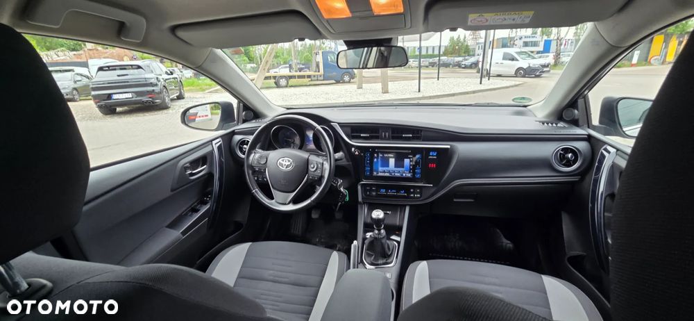 Toyota Auris 1.6 D-4D Design Edition - 35