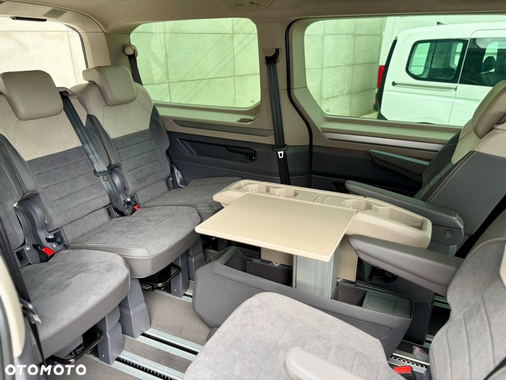 Volkswagen Multivan - 15