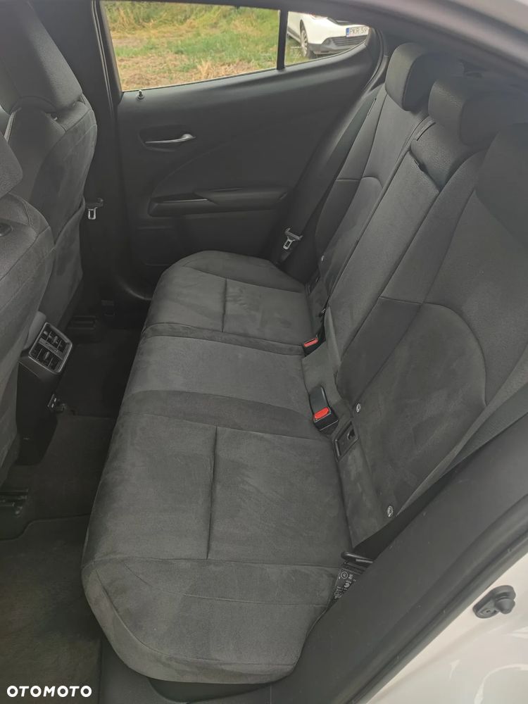 Lexus UX - 11