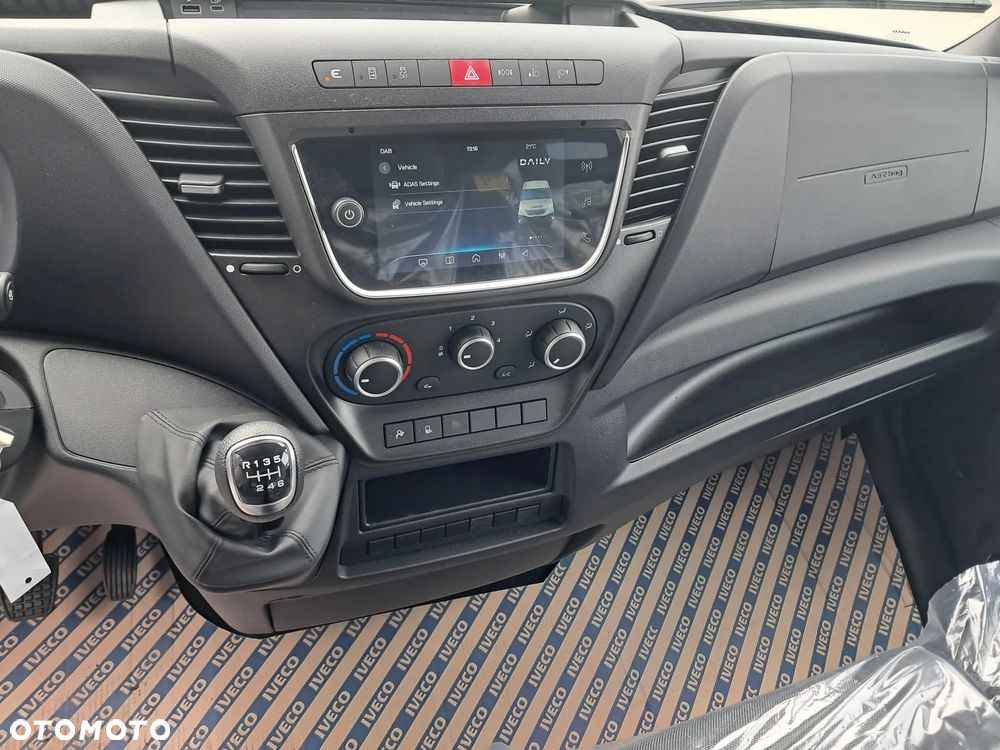 Iveco Daily Brygadówka,7 osobowa - 11