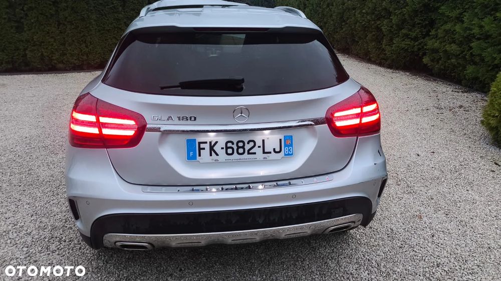 Mercedes-Benz GLA 180 7G-DCT AMG Line - 5