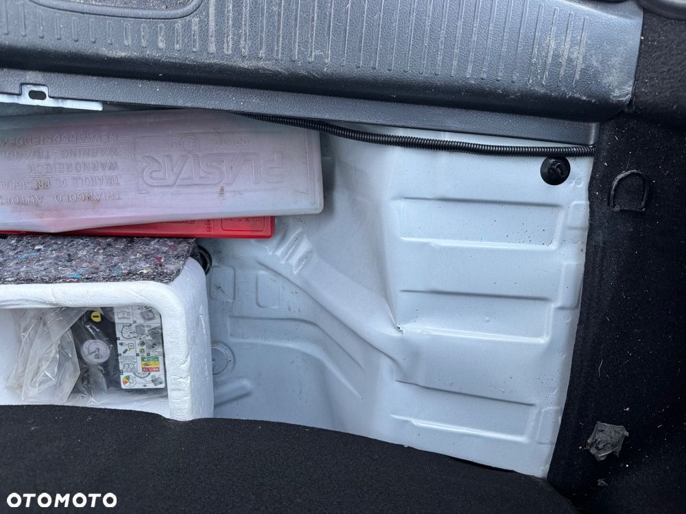 Dacia Logan TCe 90 (S&S) Stepway - 17