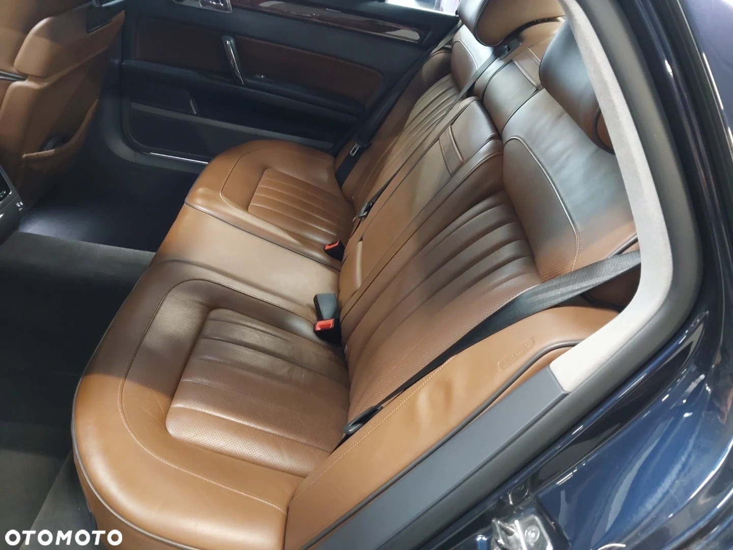 Volkswagen Phaeton - 37