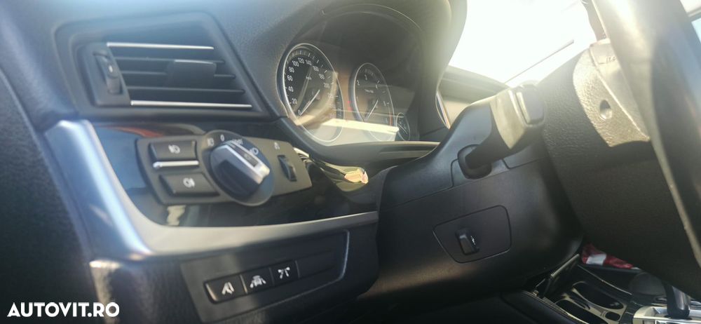 BMW Seria 5 520d xDrive AT - 11