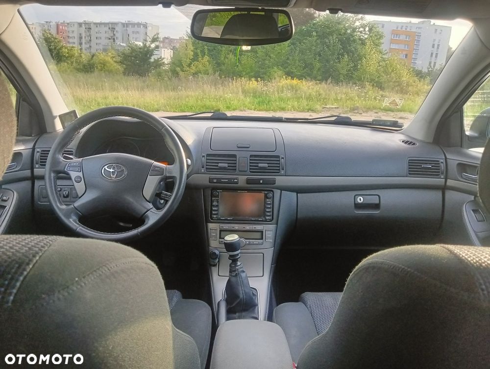 Toyota Avensis - 7