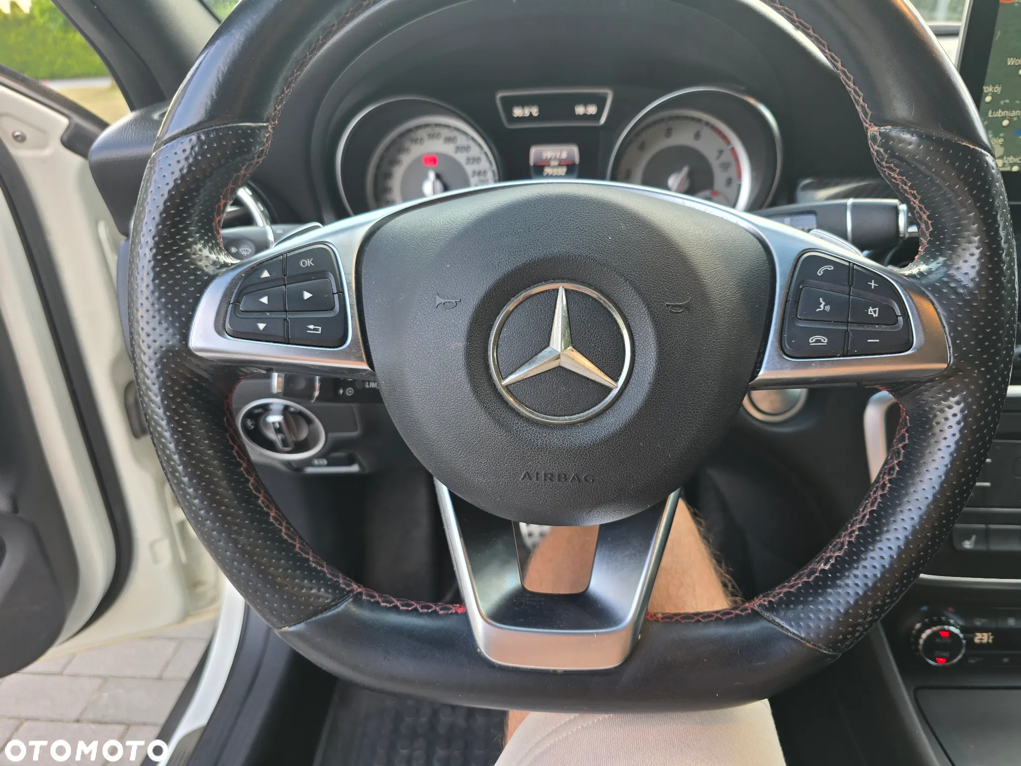 Mercedes-Benz GLA - 19