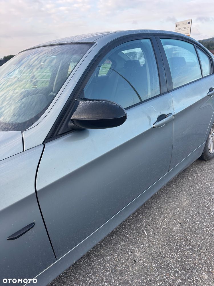 BMW Seria 3 320i - 5