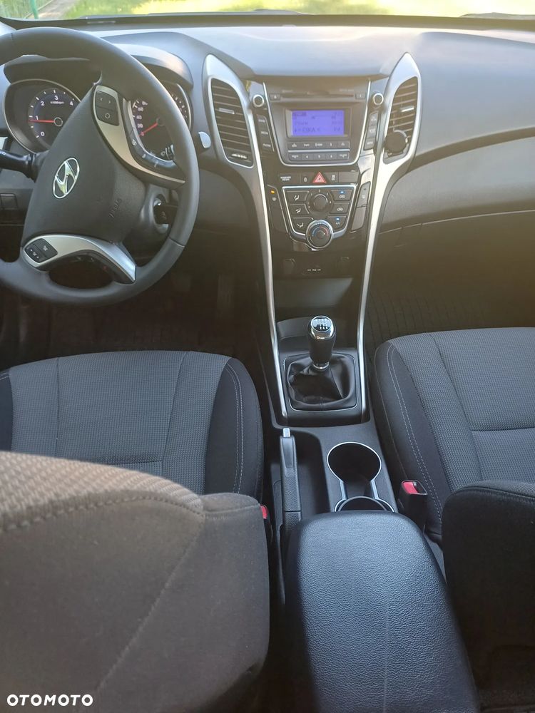 Hyundai i30 blue 1.6 CRDi Style - 13