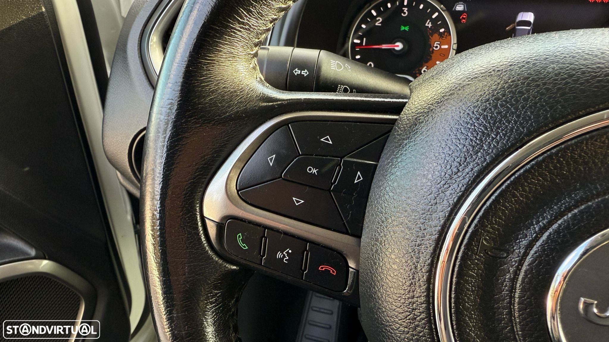 Jeep Renegade 1.6 MJD Limited DCT - 23