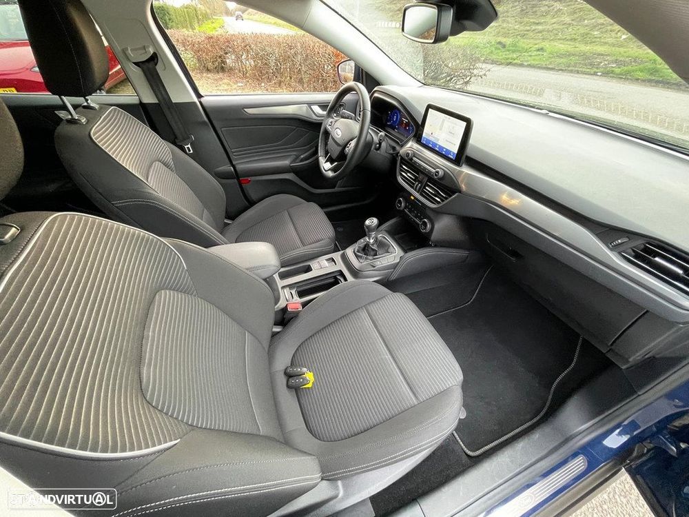 Ford Focus 1.0 EcoBoost S&S TITANIUM X - 8